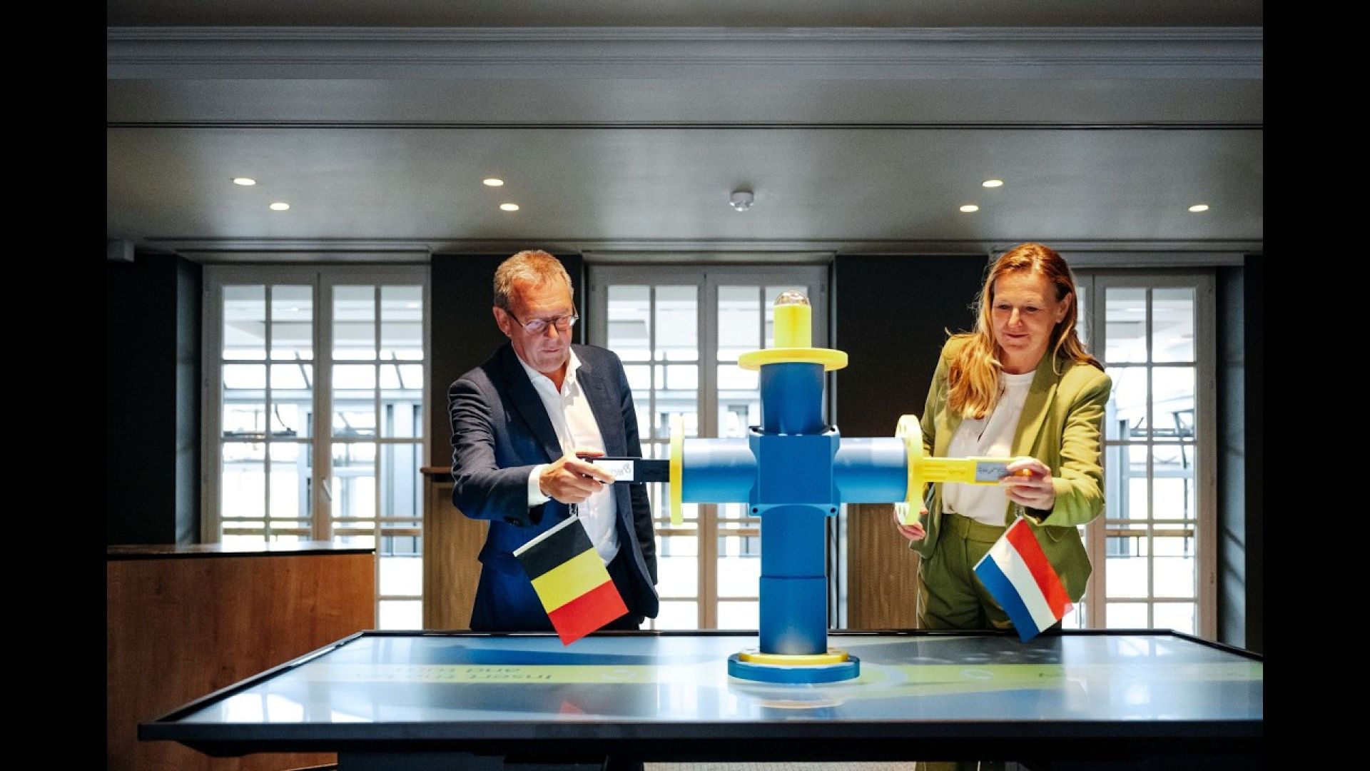 Gasunie and Fluxys sign deal to interconnect Dutch and Belgian hydrogen ...